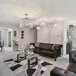 Diamonds Are Forever 4 Bedroom Home With Hot Tub