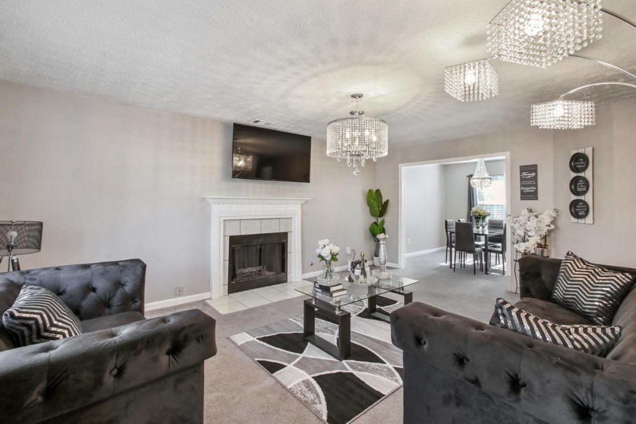 Diamonds Are Forever 4 Bedroom With Hot Tub Holiday home Atlanta