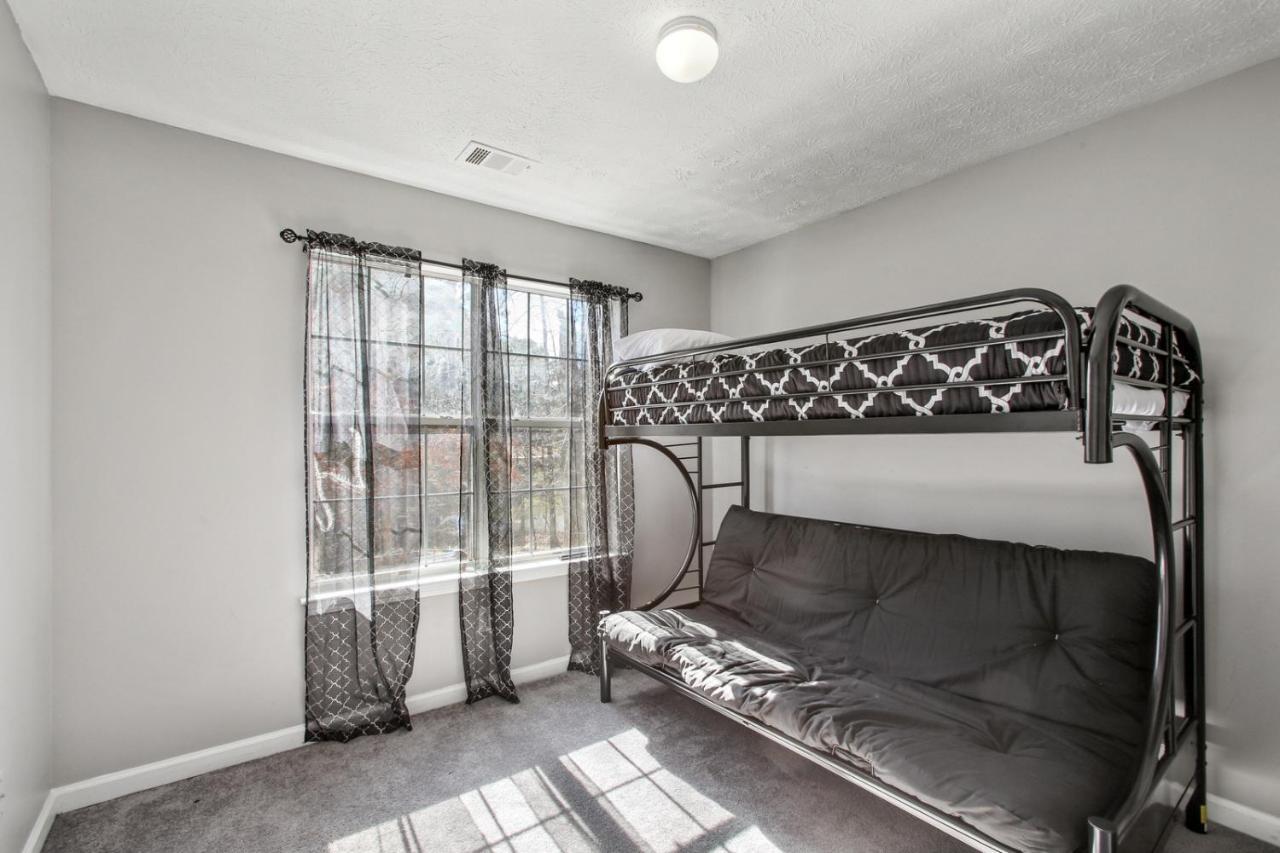 Diamonds Are Forever 4 Bedroom With Hot Tub Holiday home *