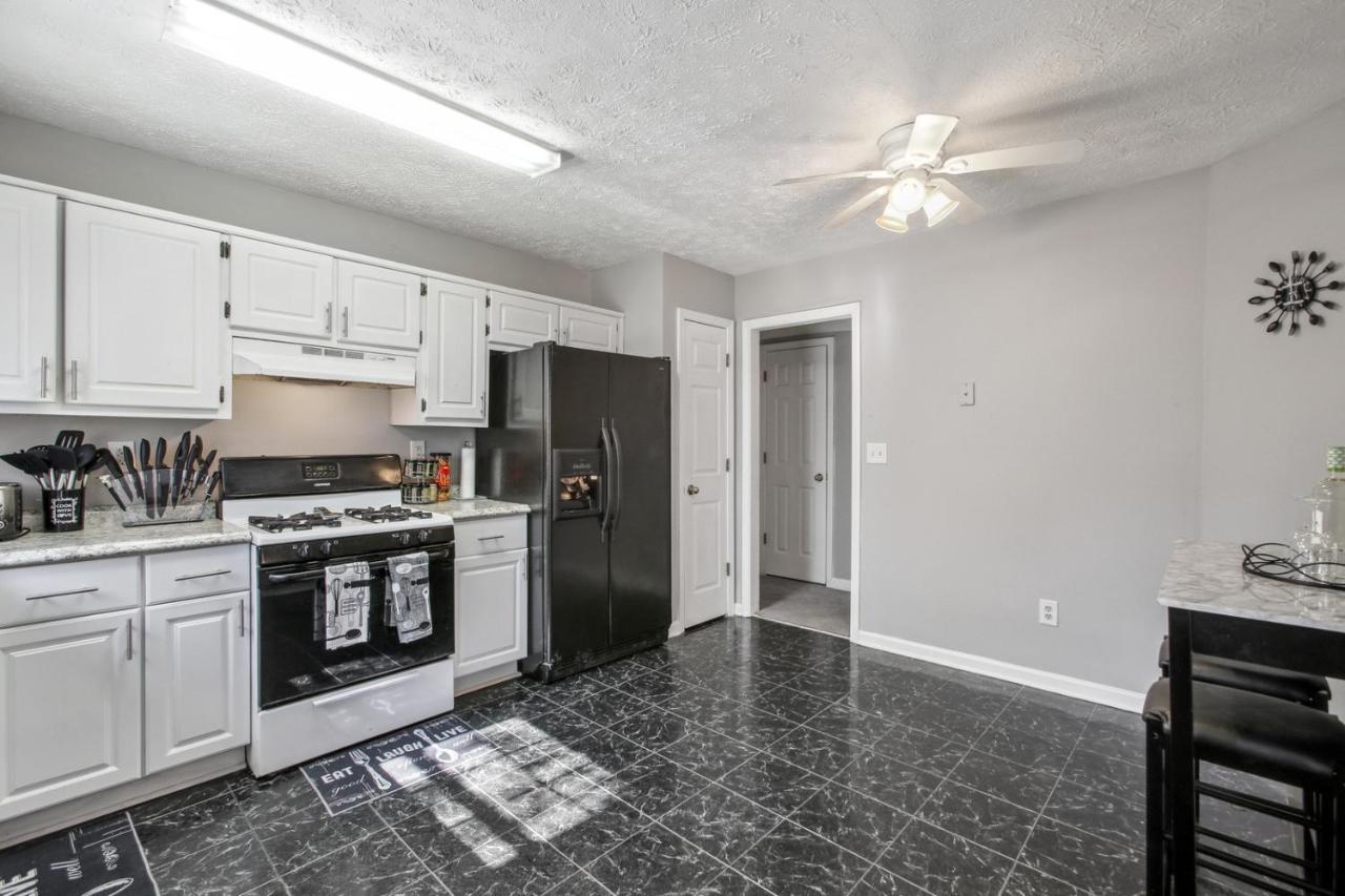 Diamonds Are Forever 4 Bedroom With Hot Tub Holiday home Atlanta