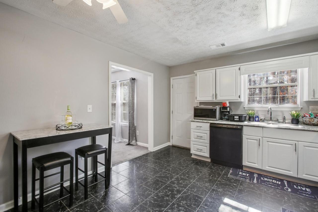 Diamonds Are Forever 4 Bedroom With Hot Tub * Atlanta