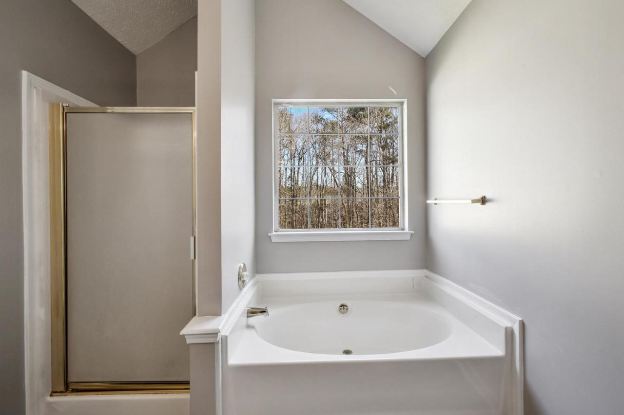 Holiday home Diamonds Are Forever 4 Bedroom With Hot Tub *